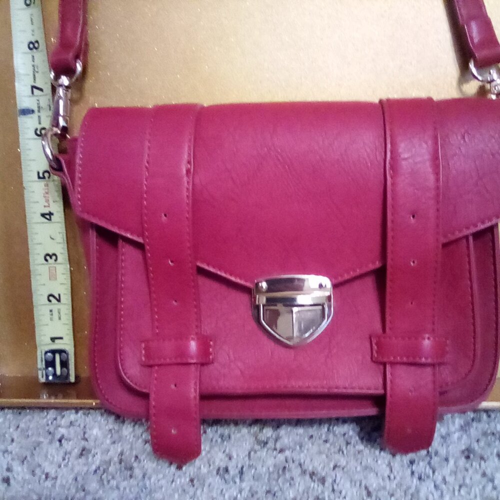 Cross body - Picture 3 of 7